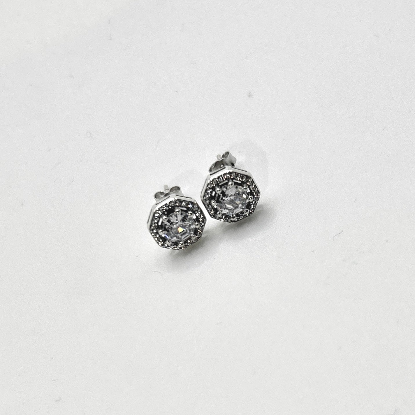 Aretes Octavia