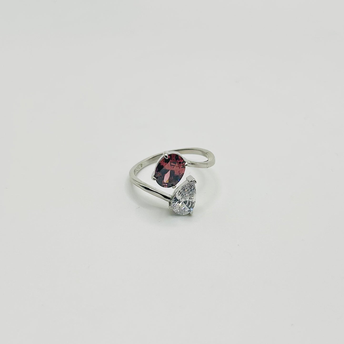 Anillo Ivola