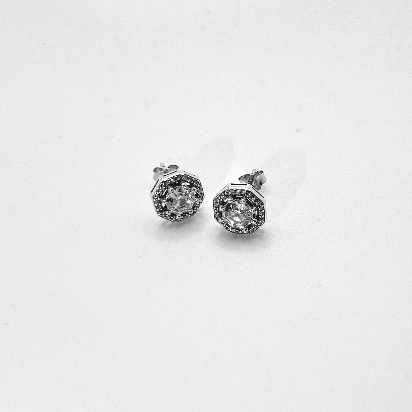 Aretes Octavia